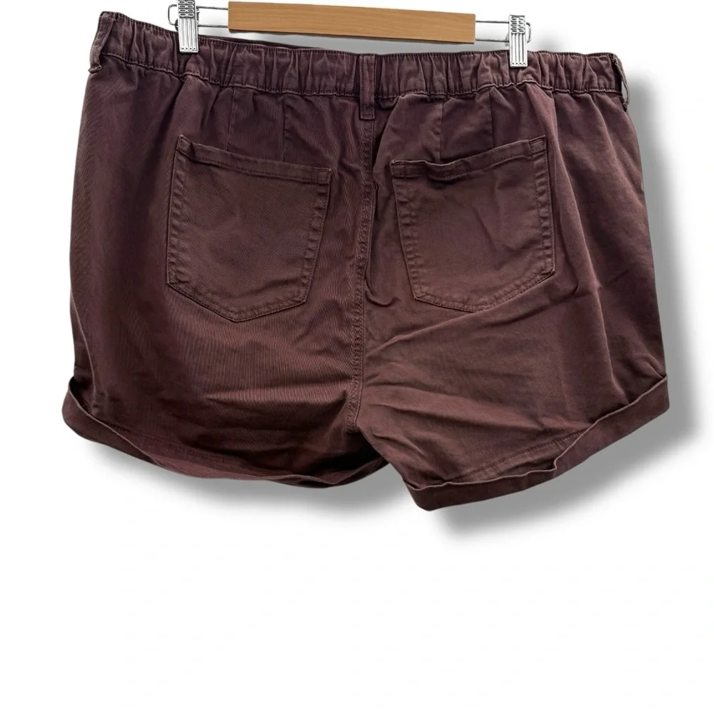 Torrid Pull-On Stretch Twill Boyfriend Drawstring‎ Waist Shorts in Puce Sz 2X
